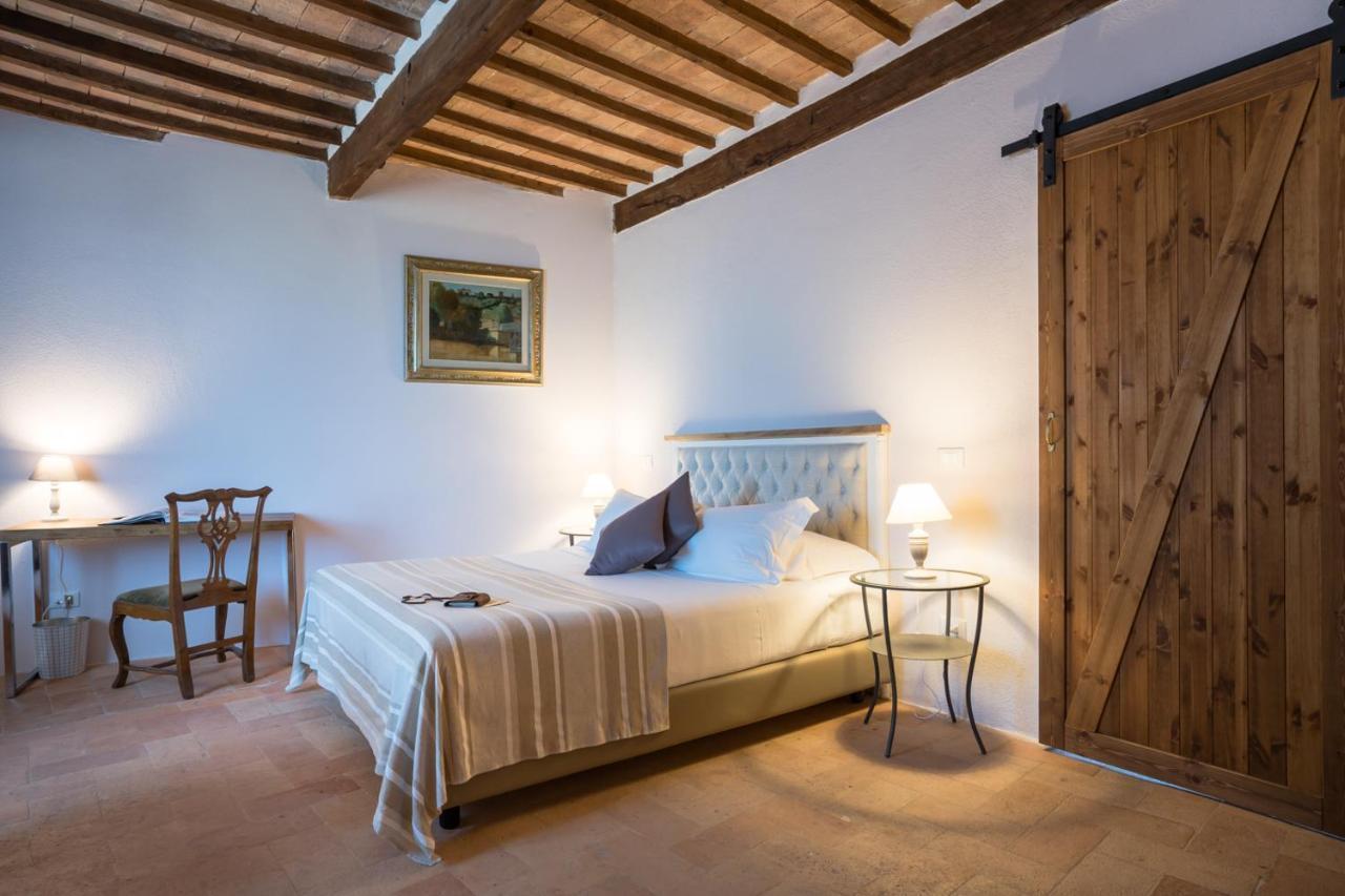 Bed and Breakfast Dimora Delle Muse Монтальчино Экстерьер фото